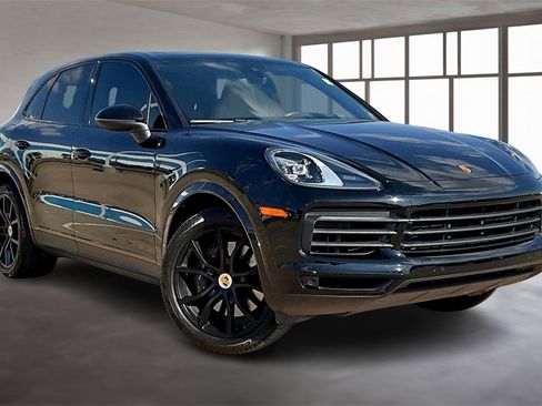 Used 2023 Porsche Cayenne Platinum Edition image 11