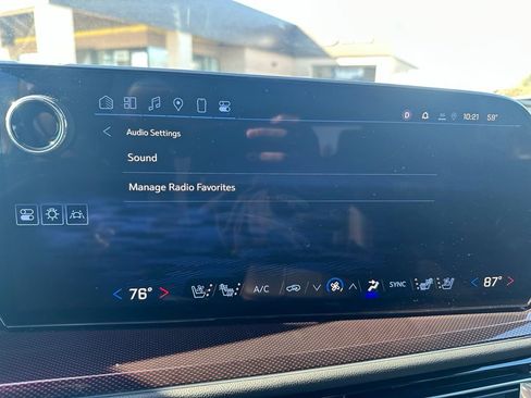 Used 2025 Chevrolet Traverse RS w/ LPO, Floor Liner Package image 16