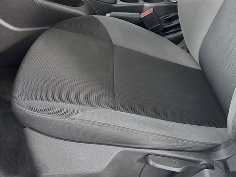 Used 2014 Ford Focus SE FWD image 17