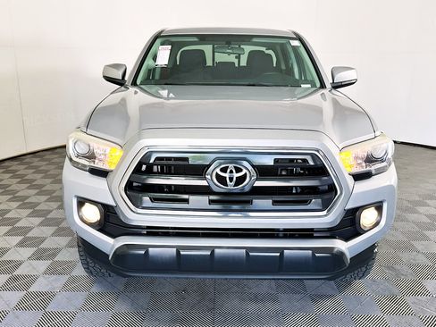 Used 2016 Toyota Tacoma SR5 w/ Towing Package RWD image 8