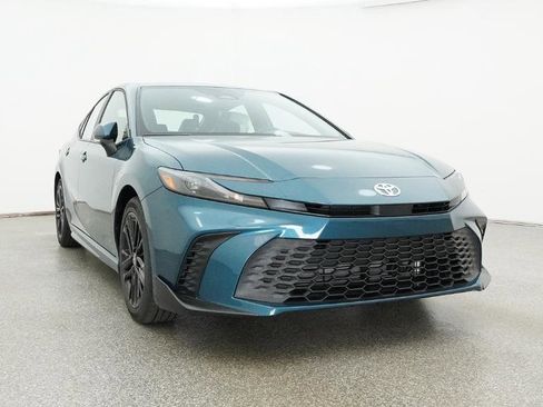 New 2026 Toyota Camry SE FWD image 33