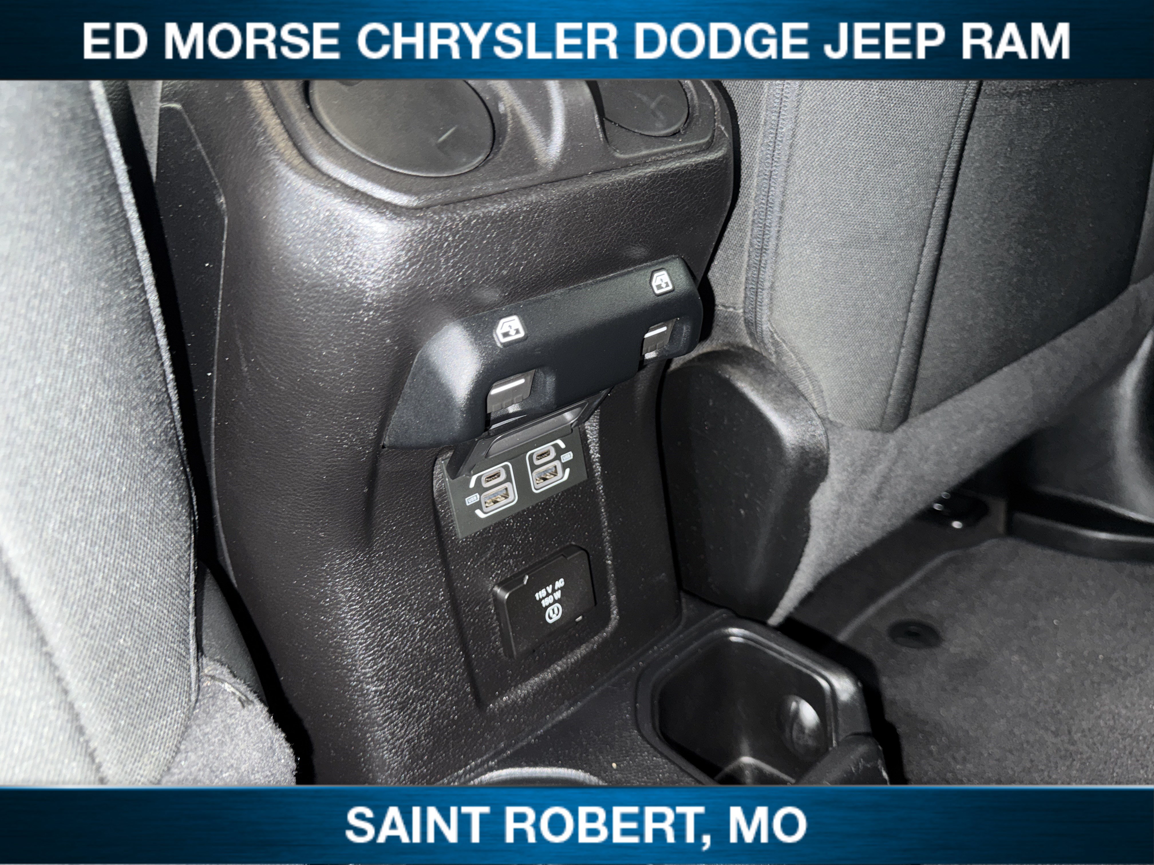 Used 2021 Jeep Wrangler Unlimited Sahara AWD/4WD image 5