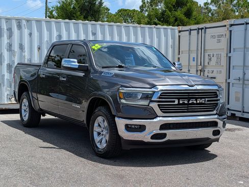 Used 2022 RAM 1500 Laramie AWD/4WD image 1