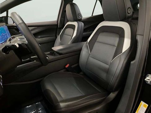 Used 2024 Chevrolet Blazer EV LT AWD/4WD image 42