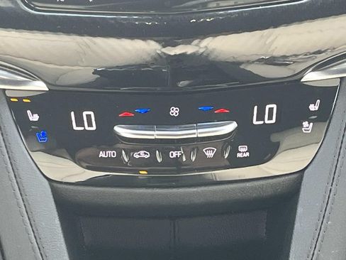 Certified 2023 Cadillac XT6 Sport w/ Technology Package AWD/4WD image 16