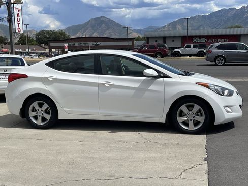 Used 2013 Hyundai Elantra GLS w/ Preferred Pkg FWD image 4