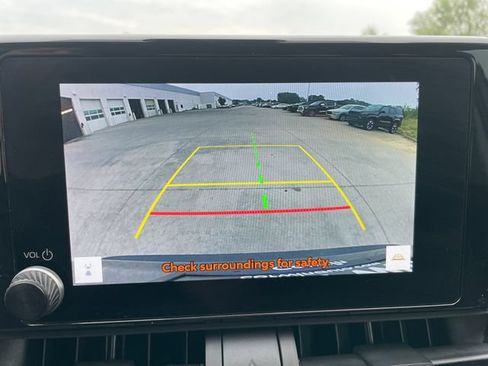 Used 2025 Toyota RAV4 XLE FWD image 15