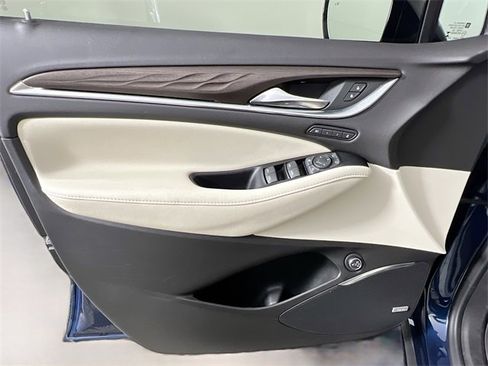 Used 2023 Buick Enclave Avenir w/ Avenir Technology Package image 34