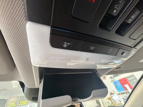 Used 2023 Nissan Rogue SL AWD/4WD image 25
