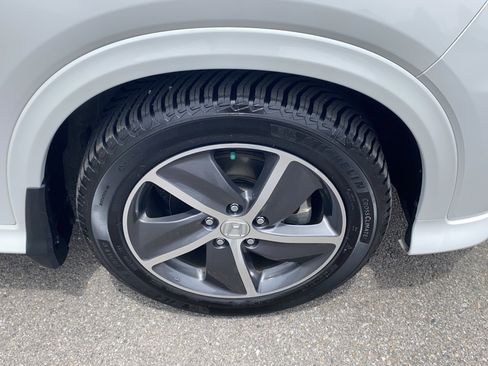 Used 2020 Honda HR-V Touring image 27