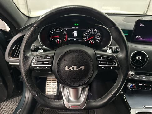 Used 2022 Kia Stinger GT2 RWD image 14