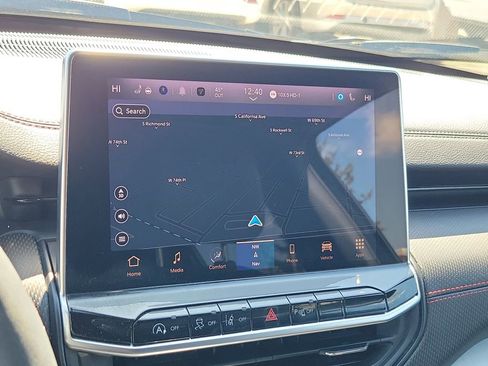 Used 2025 Jeep Compass Trailhawk w/ Trailhawk Elite Group image 31