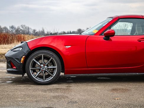 Used 2017 MAZDA MX-5 Miata RF Grand Touring image 36