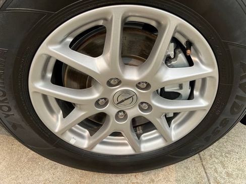 Certified 2024 Chrysler Pacifica Touring-L FWD image 8