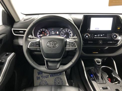 Used 2024 Toyota Highlander XLE image 15