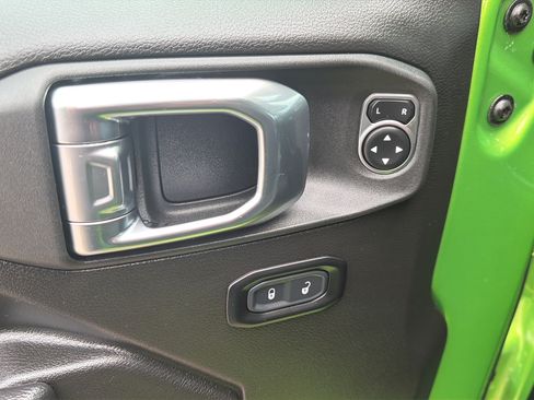 Used 2025 Jeep Wrangler Sport AWD/4WD image 20