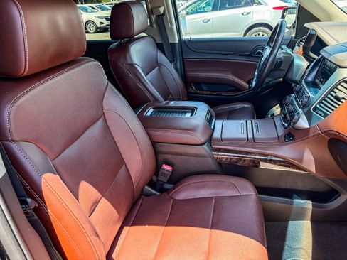 Used 2018 Chevrolet Suburban Premier RWD image 15