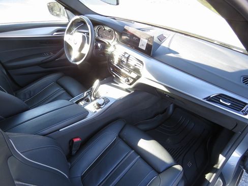 Used 2018 BMW M550i xDrive image 14