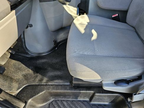 Used 2014 Ford E-250 and Econoline 250 w/ Power Group image 14