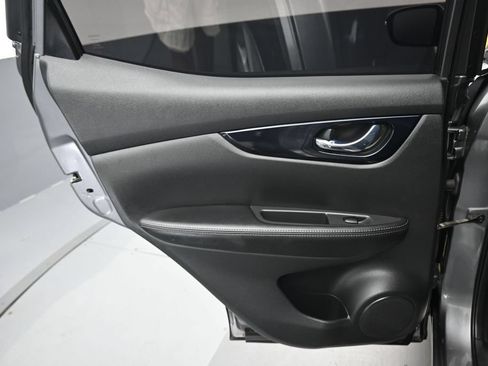 Used 2019 Nissan Rogue Sport SV AWD/4WD image 30