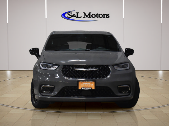 Certified 2025 Chrysler Pacifica Select FWD image 2