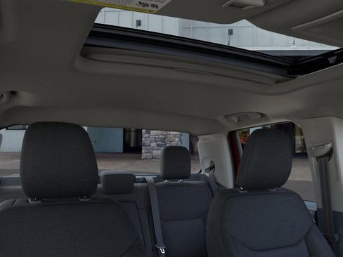 New 2025 Ford Maverick XLT w/ XLT Luxury Package image 13