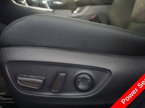 Used 2023 Toyota RAV4 XLE AWD/4WD image 6
