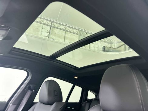 Used 2025 BMW X4 xDrive30i image 16