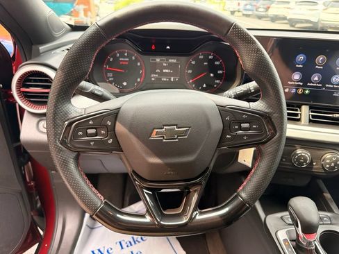 Used 2025 Chevrolet Trax RS w/ Driver Confidence Package FWD image 19