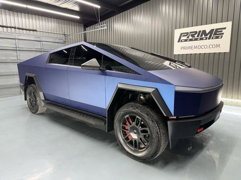 Used 2024 Tesla Cybertruck AWD Crew Cab image 2