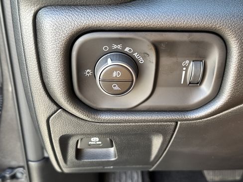 New 2026 RAM 1500 Classic Warlock image 37