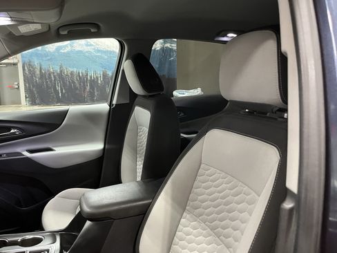 Used 2019 Chevrolet Equinox LS AWD/4WD image 17