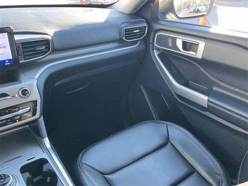 Used 2022 Ford Explorer XLT w/ Equipment Group 202A image 15