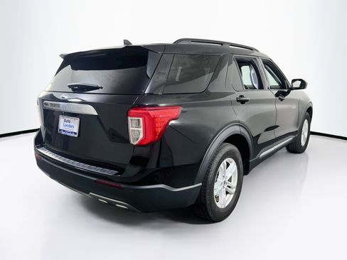 Used 2021 Ford Explorer XLT w/ Equipment Group 202A AWD/4WD image 5