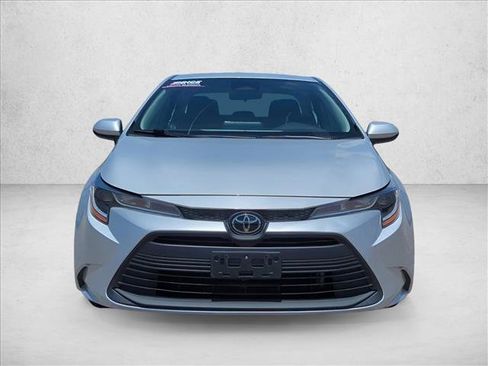 Used 2024 Toyota Corolla LE FWD image 2