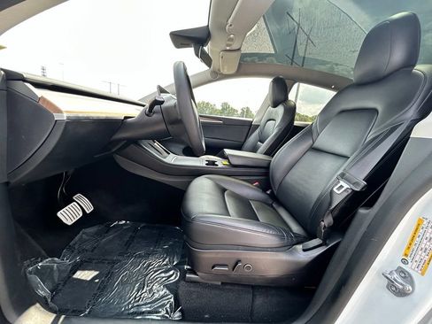 Used 2022 Tesla Model Y Performance AWD/4WD image 9