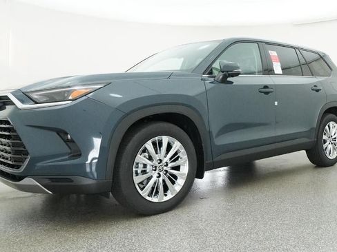 New 2026 Toyota Grand Highlander AWD image 17