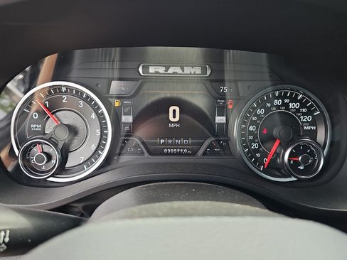 Used 2023 RAM 1500 Laramie RWD image 19