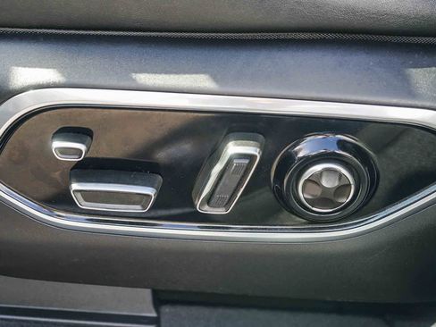 Used 2022 Jeep Grand Cherokee Summit w/ Advanced Protech Group IV image 18