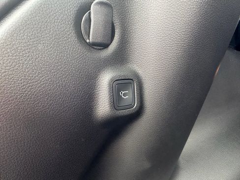 New 2026 Jeep Compass Latitude w/ Sun and Sound Group image 29