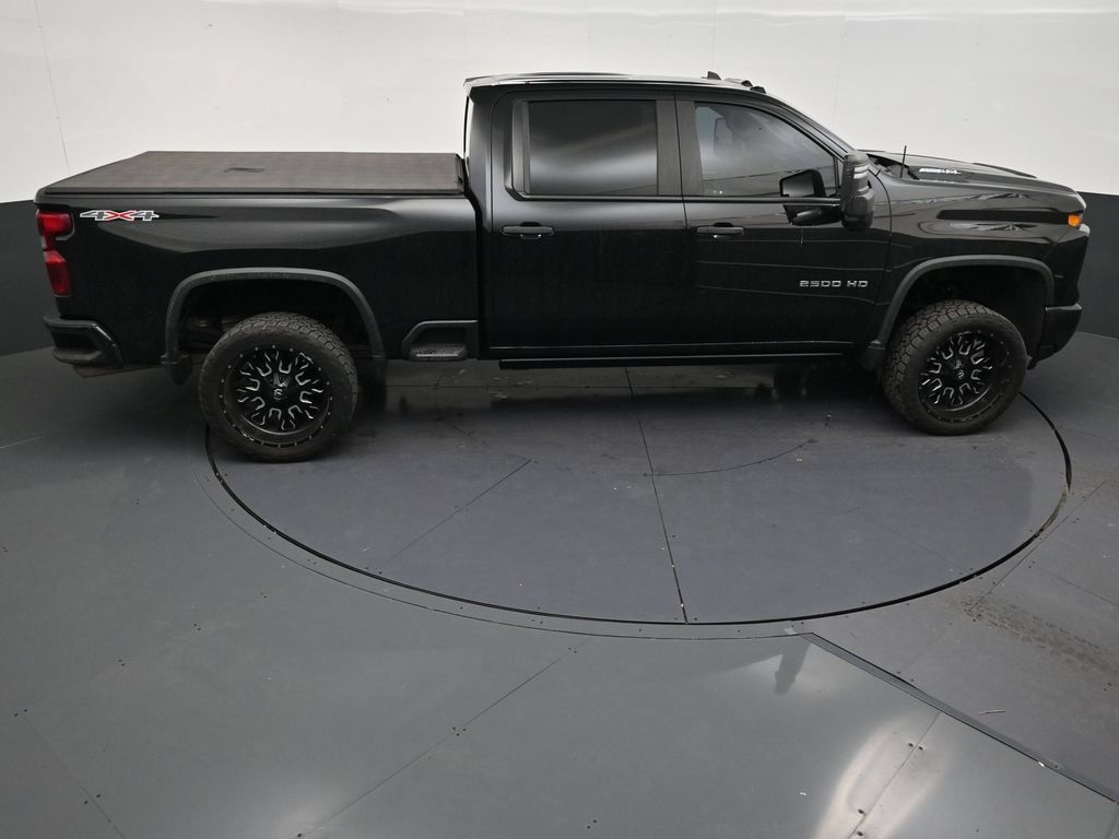 Used 2025 Chevrolet Silverado 2500 Custom w/ Custom Value Package AWD/4WD image 16