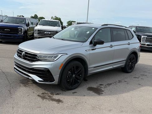 Used 2022 Volkswagen Tiguan SE R-Line FWD image 21