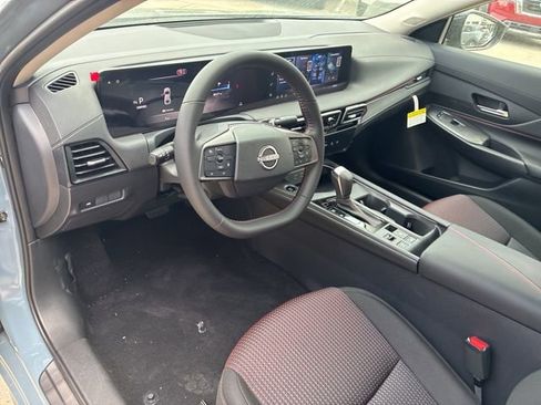 New 2026 Nissan Sentra SR w/ Floor Mat Package FWD image 10