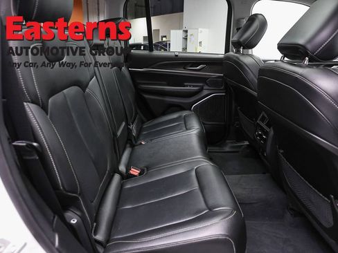 Used 2022 Jeep Grand Cherokee Limited 4xe w/ Luxury Tech Group II AWD/4WD image 26