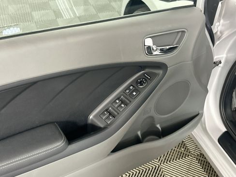 Used 2017 Kia Forte EX FWD image 15