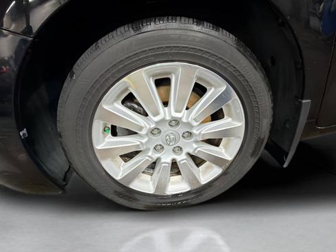 Used 2015 Toyota Sienna XLE AWD/4WD image 29