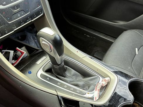 Used 2015 Ford Fusion SE w/ Equipment Group 202A FWD image 11