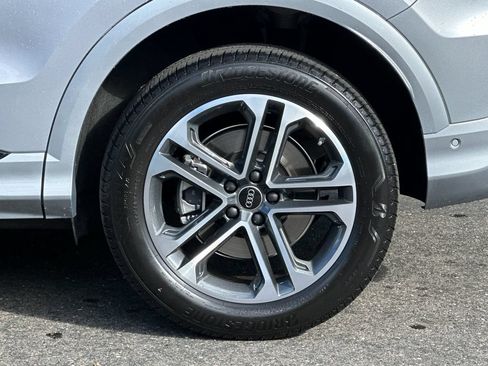 Certified 2025 Audi Q5 Premium w/ Convenience Package AWD/4WD image 40