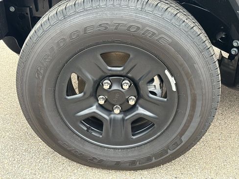 New 2026 Jeep Gladiator Sport image 10