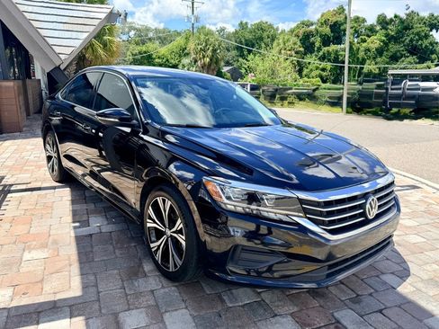 Used 2021 Volkswagen Passat 2.0T SE FWD image 3